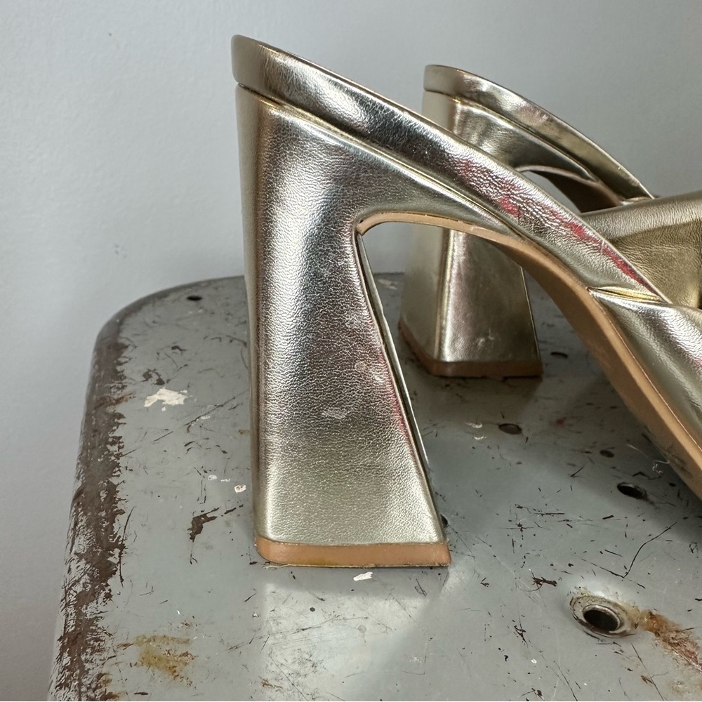 Open Edit Saydee Sandal Gold size 8M - Picture 4 of 11